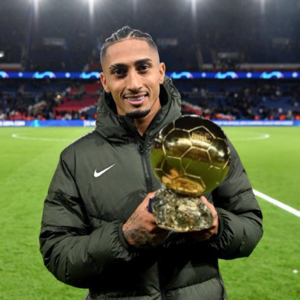 Si el fútbol fuera justo.
El mejor brasileño del mundo, duela a quien le duela.

Raphinha.