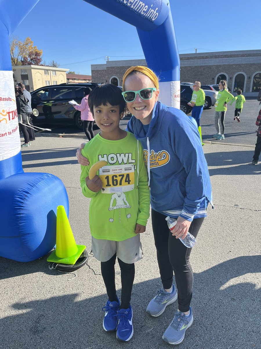It was the perfect weather for running the Howl Through the Hills 5K today!  So proud of all the kids who woke up early on a Saturday morning to run the race! <a href="/OakRidgeNPD117/">Oak Ridge School</a> <a href="/ORiordan5th/">Miss O'Riordan</a> #howlthroughthehills