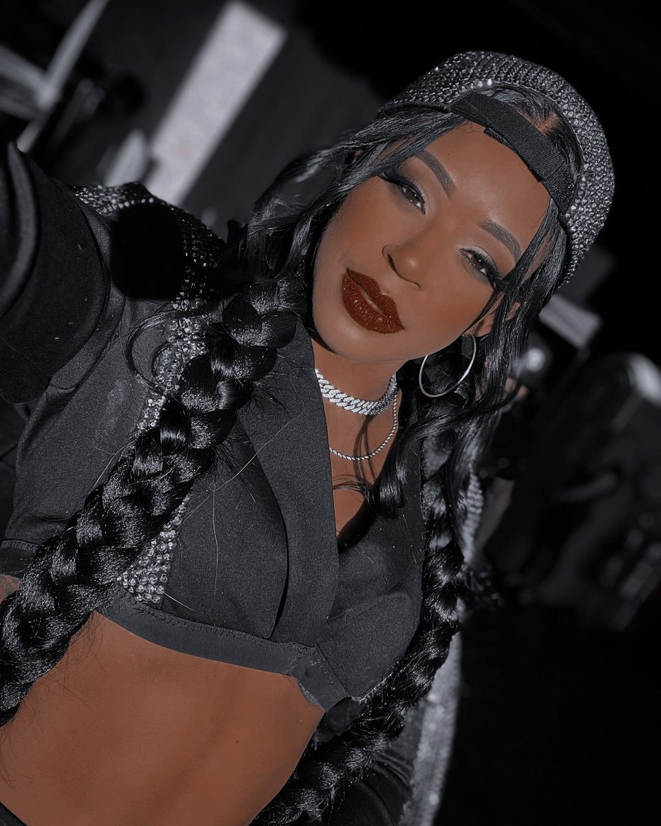 The E.S.T. tweet media