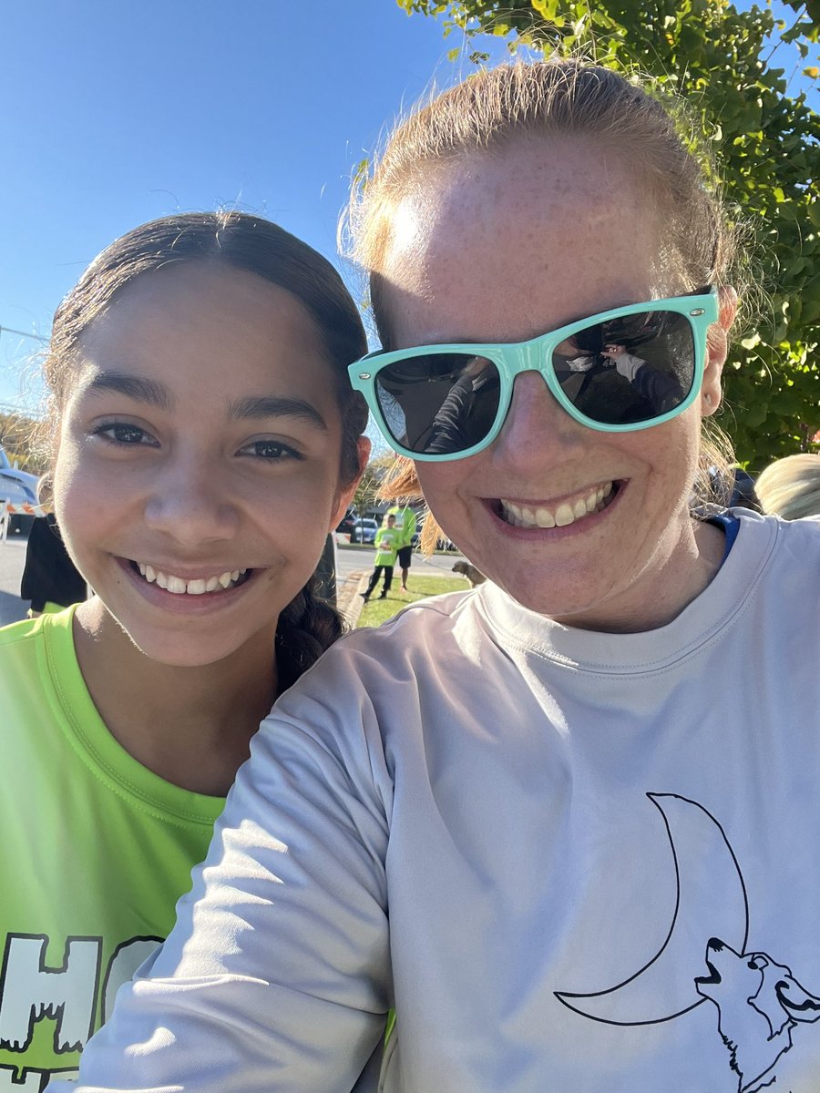 MissFitzReading tweet media