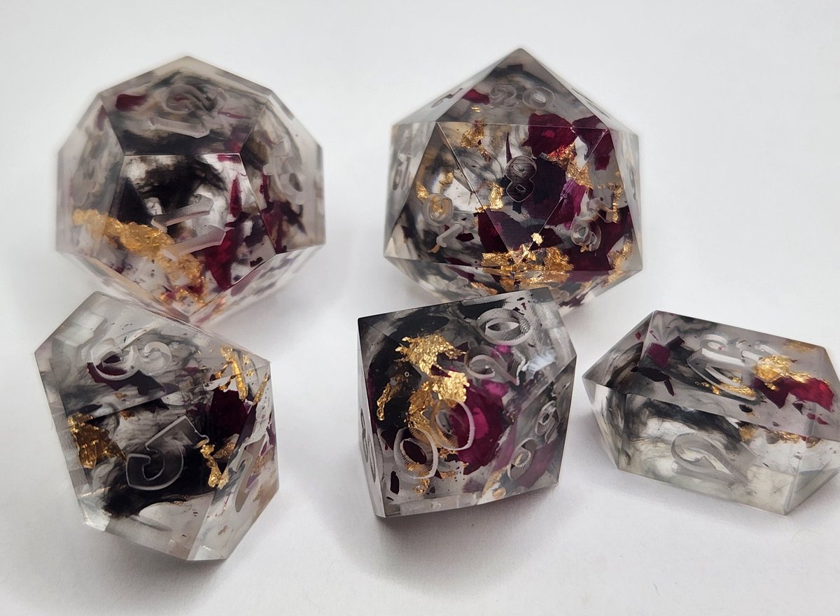 Sinnamon_Dice's tweet photo. The Witches Path Dice Set
#dnd #ttrpg #handmadedice #dice #dungeonsanddragons https://t.co/2dewDHbozY