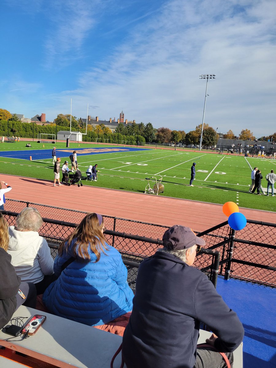 Huge thank you to <a href="/GburgFB/">Gettysburg College Football</a> for the game day invite.  I had a fun time watching and learning about what happens at the next level! <a href="/_CallMeCoachK_/">Coach K</a>. <a href="/CoachHoytGC/">Mike Hoyt</a>. <a href="/egallagher2/">Edward Gallagher</a>. <a href="/WingTPasser/">Paul Fargo 🔴⚪️🏈🏆</a>. <a href="/SoudyFB/">Souderton Football</a>.
