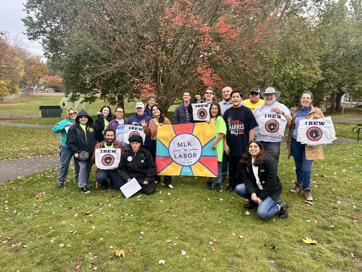 Union members in Seattle and across America are fired up to vote for candidates who will protect our right to organize and win strong contracts!

Join us next Saturday at Gennessee Park at 10 am for the final Seattle door knock of the year.