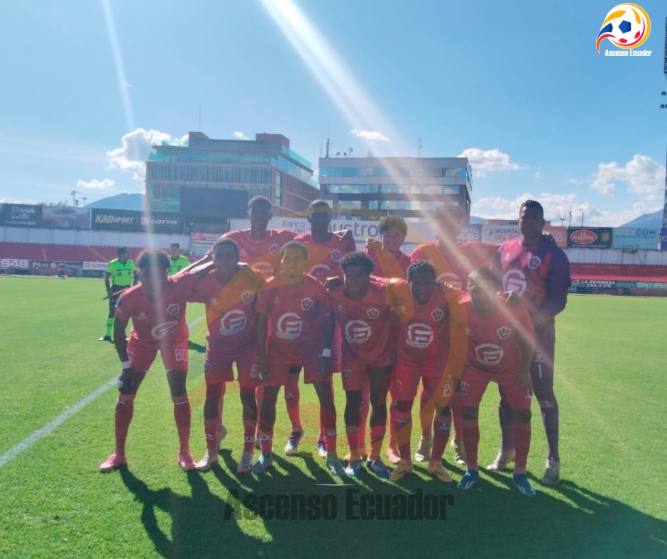 AscensoEcuador's tweet photo. 🔥💪🏻 Los 1️⃣1️⃣ de @CuencaJrs y #GuarandaFC en la cancha del Estadio Alejandro Serrano Aguilar.
#AscensoEcuador #AscensoNacional https://t.co/bvDecxYID9