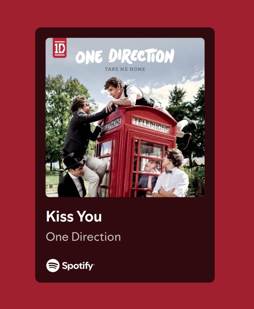 theskylinson's tweet image. me in public:                        my headphones: