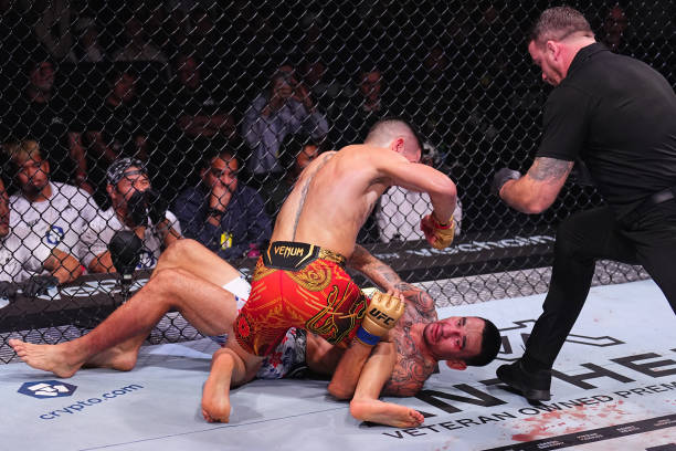 ClubDeLasMMA's tweet photo. Demolió a dos de los mejores 145 de la historia

Alexander Volkanovski 👊
Max Holloway 👊

ILIA TOPURIA 🇬🇪🇪🇸 señoras y señores  #UFC308 https://t.co/kGDHkE0V7R