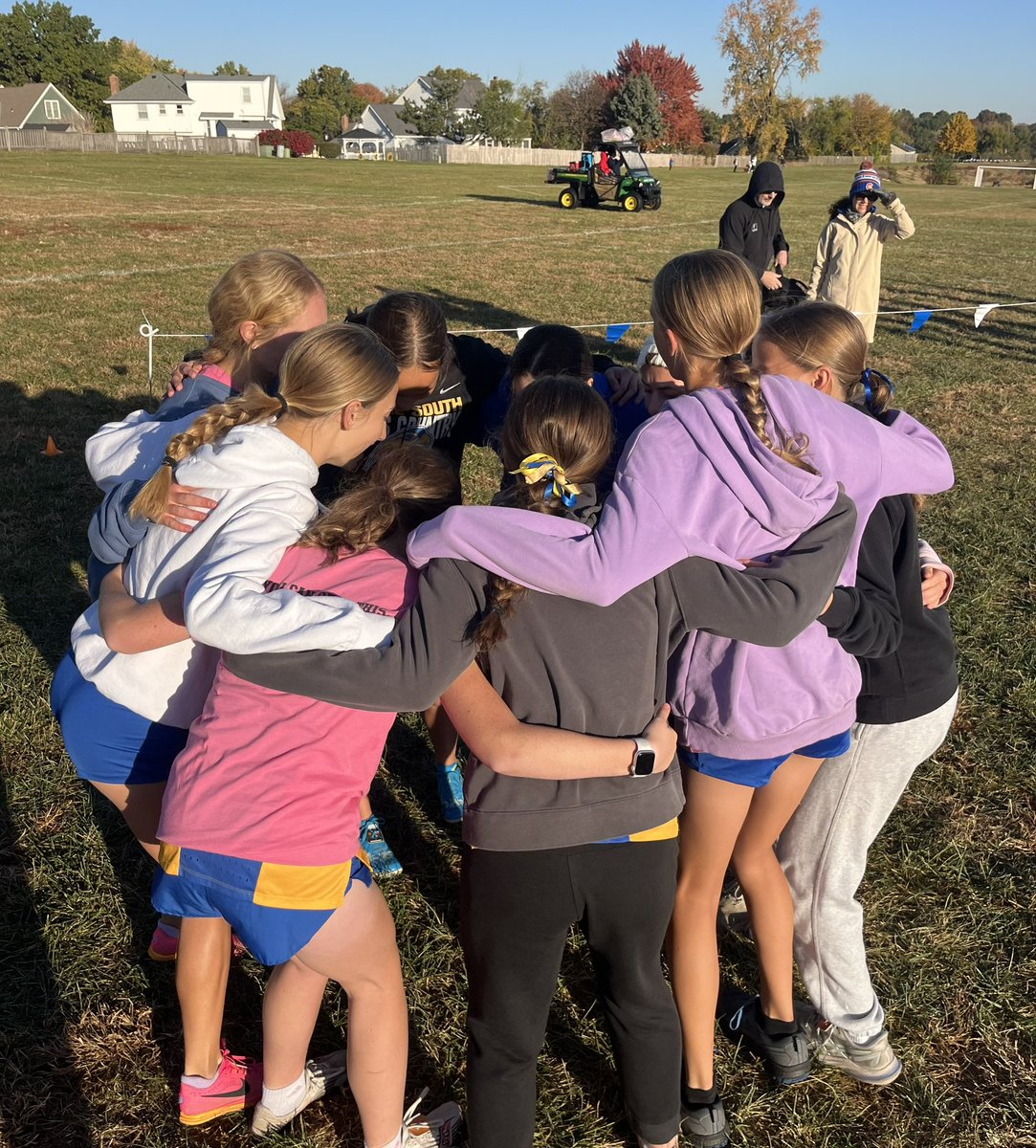 OSXCFalcons's tweet photo. Words can’t adequately express how proud I am of our Varsity girls team. 4th place today (one spot away from qualifying) but ran their hearts out. 6 of the 7 Falcon girls who raced ran lifetime PRs. You can’t race much better than that. GREAT season ladies! https://t.co/SictEQKt31