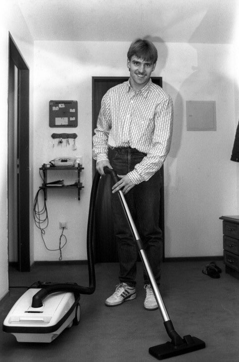 Louis Ostrowski tweet media