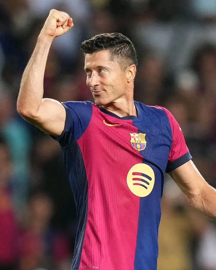 Sbudalinga's tweet photo. Madristas humiliated in their own home in Santiago Bernabeu..
Outscored  and Outplayed

What a stunning, brilliant, dazzling, smashing performance by the current La Liga front runners

Forca Barca Blaugrana

#ElClassico https://t.co/Mym9IgiQnj
