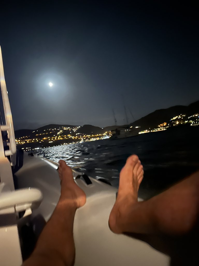 FistingBuddy's tweet photo. My beautiful feet. Come and sit it. #Feet #gayfeet #footfucking #yachting #southoffrance #footfetısh #feetworship https://t.co/6OxmOpm44Z