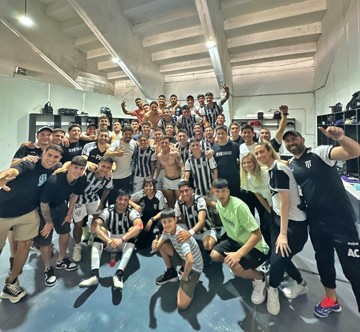 GimnasiaMendoza's tweet photo. LISTOS PARA LO QUE VIENE🐺👊🏼 https://t.co/nkDv398YbL