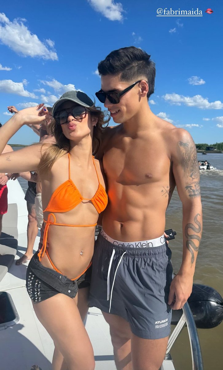 luquebrend57720's tweet photo. @Marcela93728987 @justinfthailys Aca esta completita❤️ https://t.co/qvkPgdvAVB