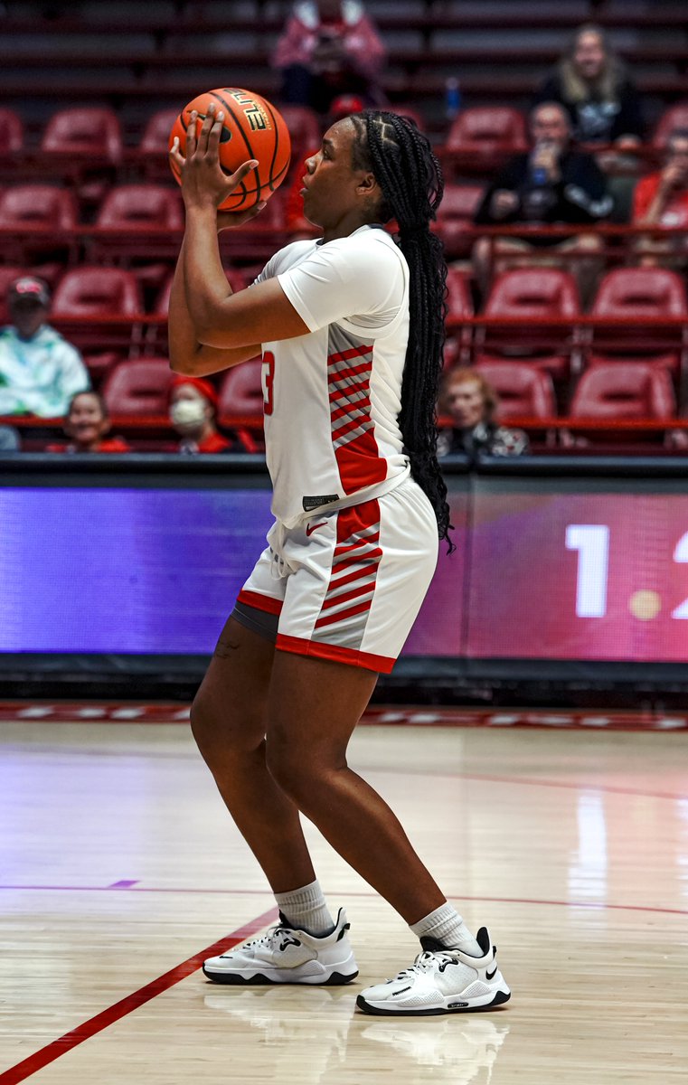 3rd quarter starts with a 7-2 run for UNM.

#GoLobos | #505SVF