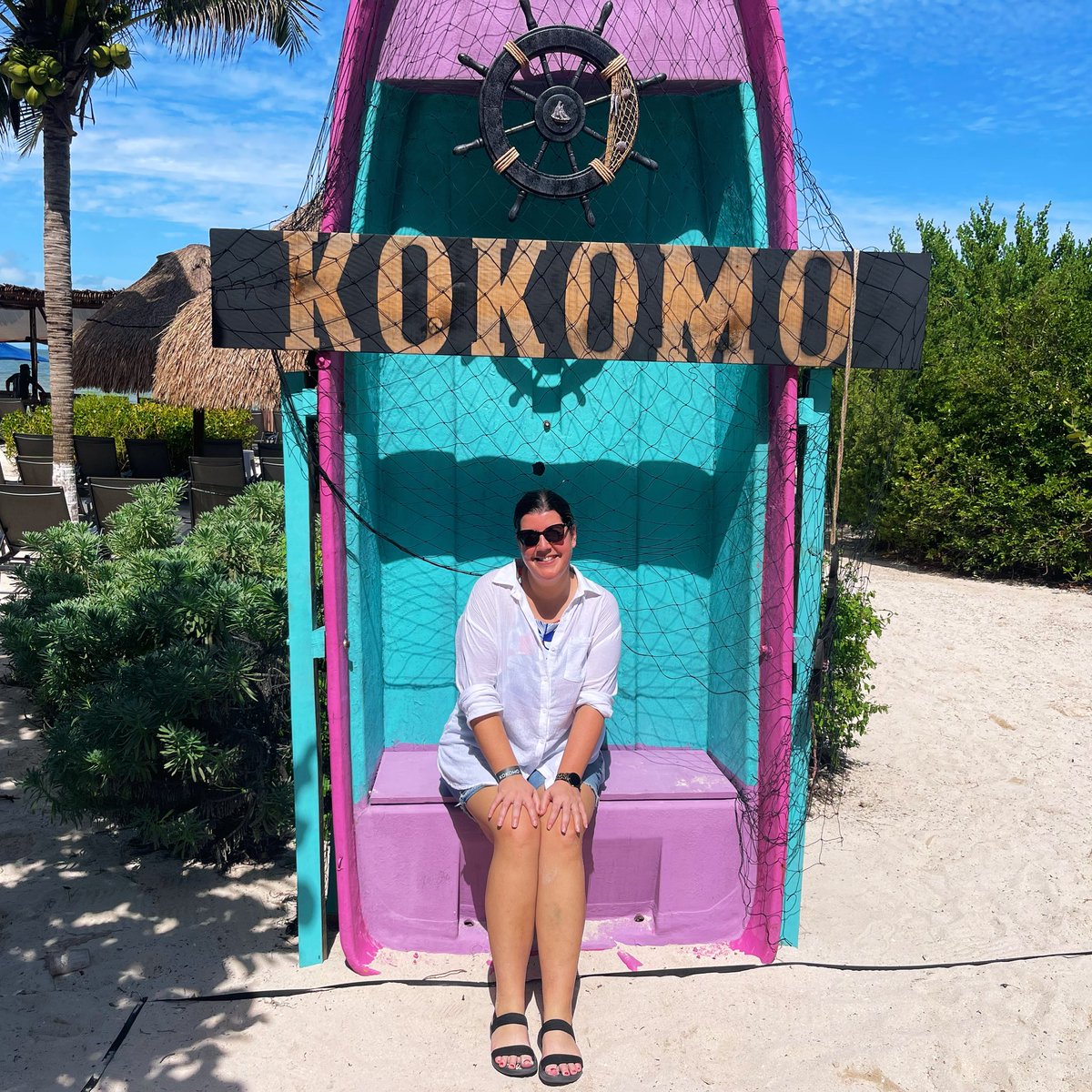 ParoDeeJay's tweet photo. Oooh, I wanna take you down to Kokomo… our Progreso, Mexico adventure was an all-inclusive beach resort day booked through Margaritaville At Sea!! :P #Progreso #Mexico #Yucatan #ProgresoYucatan #ProgresoMexico #MargaritavilleAtSea #Islander #MargaritavilleAtSeaIslander https://t.co/z8pFmkyHvA
