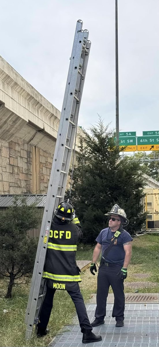 dcfireems's tweet photo. Ladders. How to raise them and how to place them is a skill being practiced by Truck Co. 10 from the L’Enfant firehouse. Every day is a training day. #DCsBravest https://t.co/S59YeY2bKE