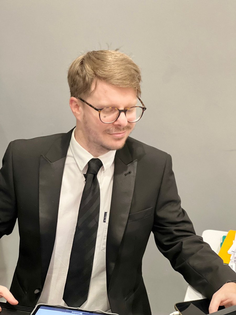 nathdarby's tweet photo. 🏆 What an honour! Last night i was given an award for all the work i do within Equalities and especially the BAEM Equality in Unite.  I also got to do all the AV setup for the evening which was fire 🔥 https://t.co/Fu5MN41Vn5