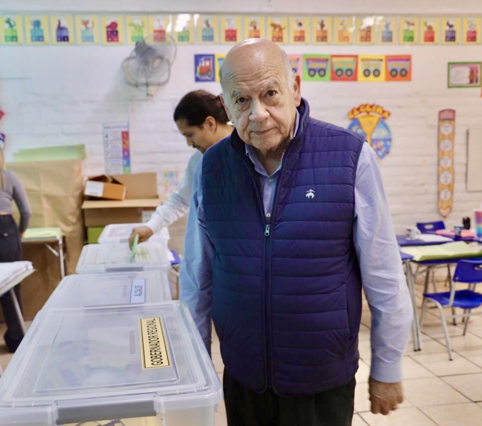 Insulza's tweet photo. ✅Votación🗳️, esta tarde, en la Escuela D-4 República de Israel, en la ciudad de Arica.

#AricaSiempreArica #PiensaEnGrande #AricayParincota #AricayParinacotaChile #Arica #InsulzaSenador #ElPanzer https://t.co/ARsoUepHNL
