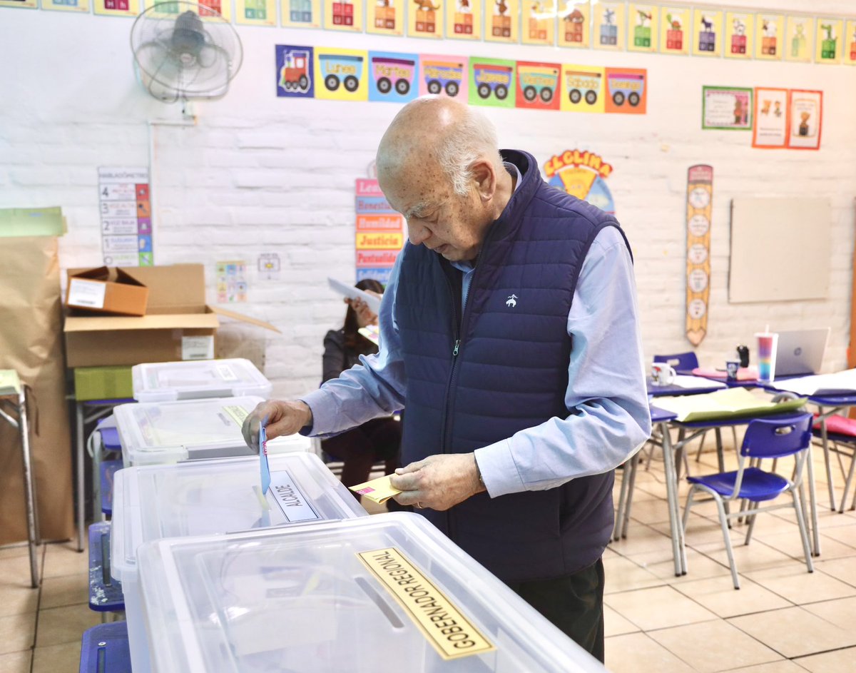 Insulza's tweet photo. ✅Votación🗳️, esta tarde, en la Escuela D-4 República de Israel, en la ciudad de Arica.

#AricaSiempreArica #PiensaEnGrande #AricayParincota #AricayParinacotaChile #Arica #InsulzaSenador #ElPanzer https://t.co/ARsoUepHNL