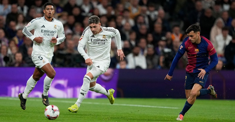 realmadrid's tweet photo. Derrota en #ElClásico.