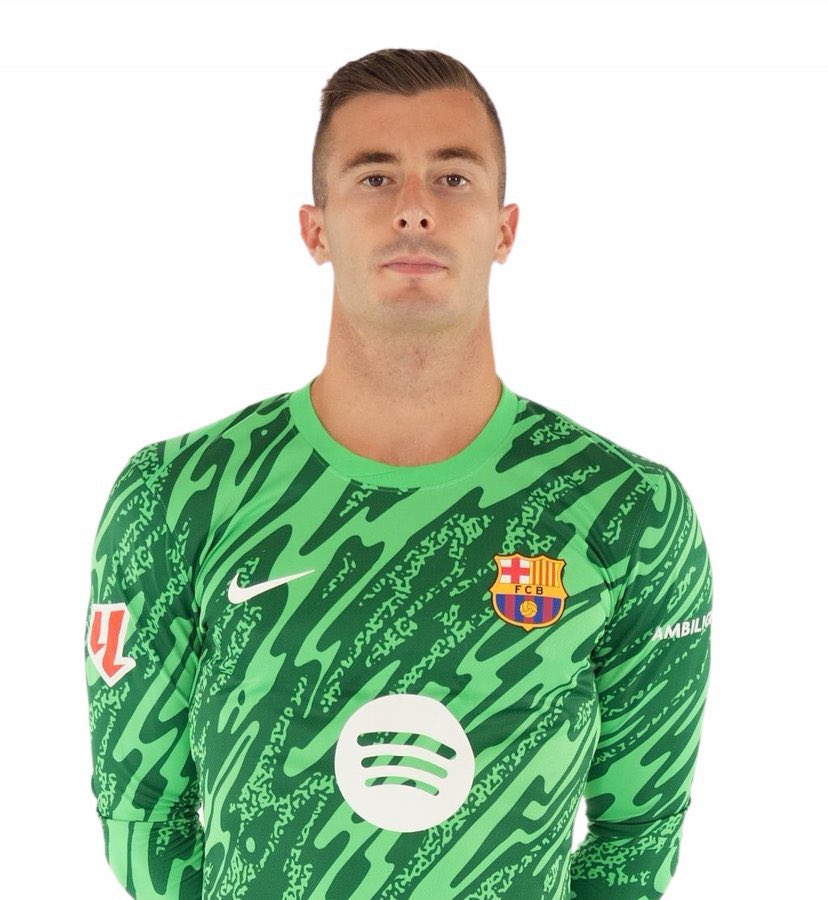 theberneese's tweet photo. No real Barcelona fan will skip this Inaki Pena picture without liking. 

What a game he had❤️ https://t.co/Qkbbw2IiV0