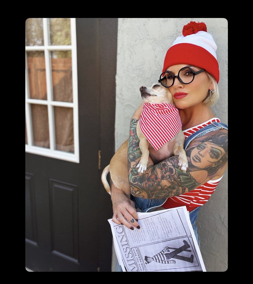 NobodyGirlFla's tweet photo. “Dude… I’m Right Here” https://t.co/vPD2gkjWvG