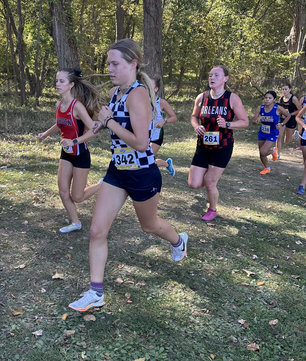 WRV_XC's tweet photo. Kate, Liv, and Ember in action at Angel Mounds in the @IHSAA1 regional this morning. @WRVwolverines https://t.co/dnzVcnJK9b
