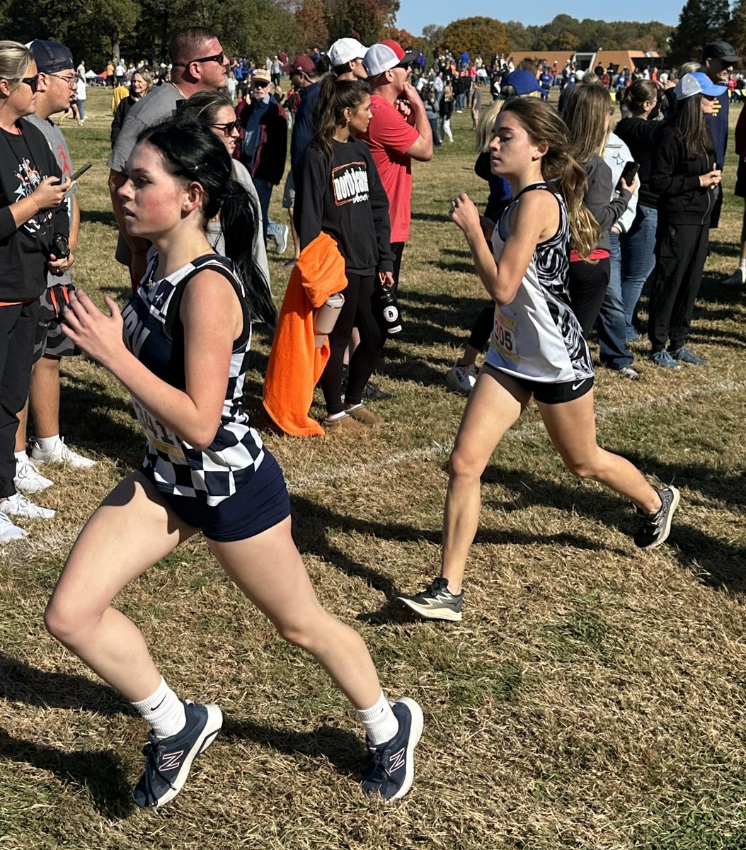 WRV_XC's tweet photo. Kate, Liv, and Ember in action at Angel Mounds in the @IHSAA1 regional this morning. @WRVwolverines https://t.co/dnzVcnJK9b