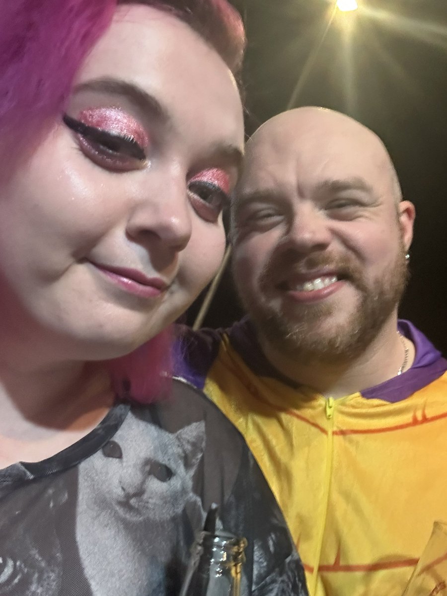 McFly fan vs busted fan <a href="/StewLaad/">StewLaad</a>