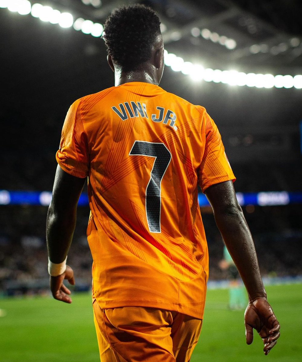 ynjonaa's tweet photo. Vini Jr in El Clásico

Goals: 0
Assists: 0
Shots on target: 0
Chances created: 0
Accurate crosses: 0
Successful dribbles: 1/5

The best player in the world…Ballon d'Or winner.
They told me better than Neymar… https://t.co/KCQjRhW7YG