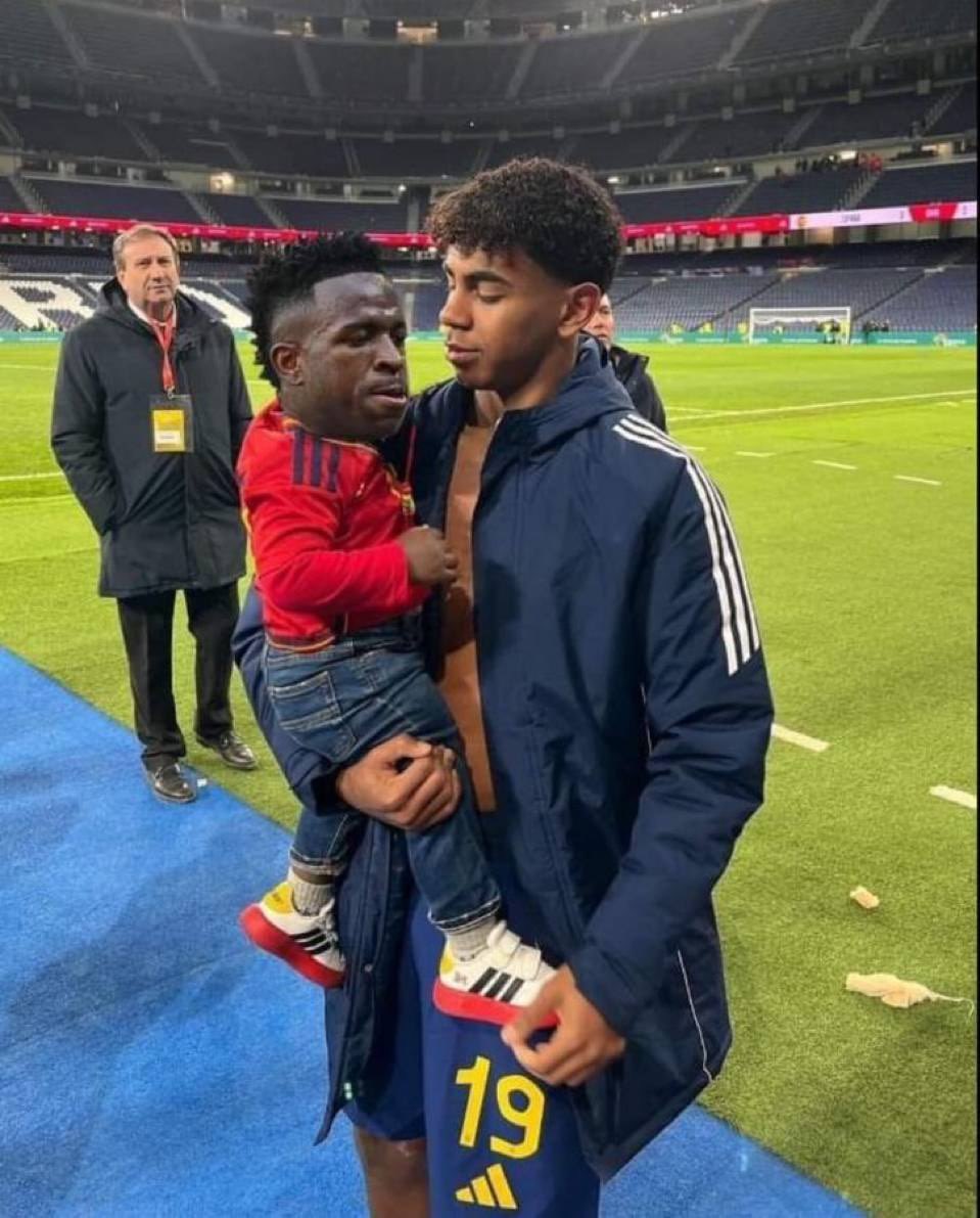 Robbixart's tweet photo. @FCBarcelona https://t.co/K91O0D4RQ3
