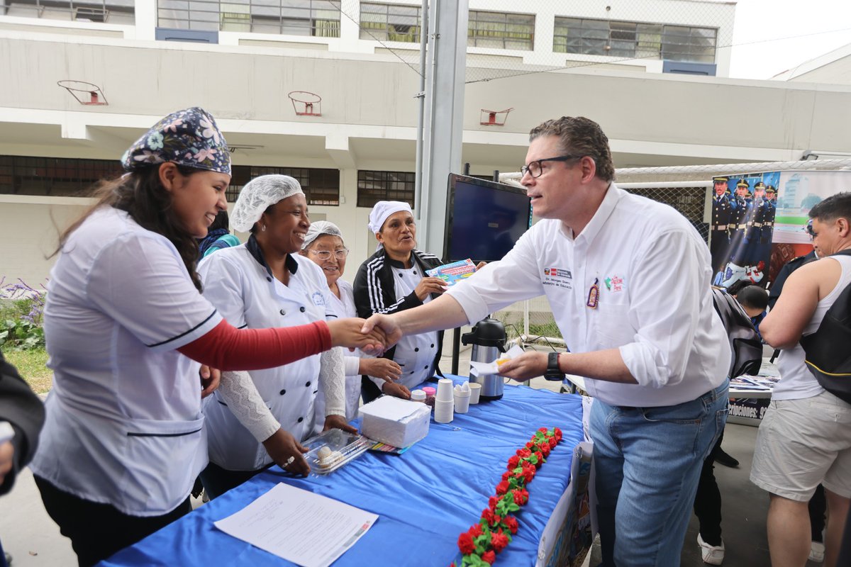 MineduPeru's tweet photo. @drelm_lima La feria invita a descubrir el talento de los estudiantes de los #CETPRO de Lima y sus innovadores emprendimientos. Una oportunidad para apostar por la juventud peruana y apoyar su desarrollo hacia nuevas oportunidades. https://t.co/YJ1L8GdLnS