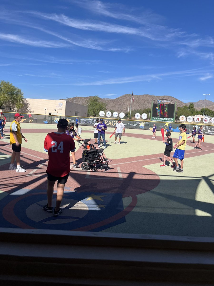 twargo25's tweet photo. Third week of @miracleleagueaz regular season ⚾️
It's another hot day, but that does not stop these athletes from enjoying the game of baseball ☝️
#mlaz https://t.co/lpenYuftGU