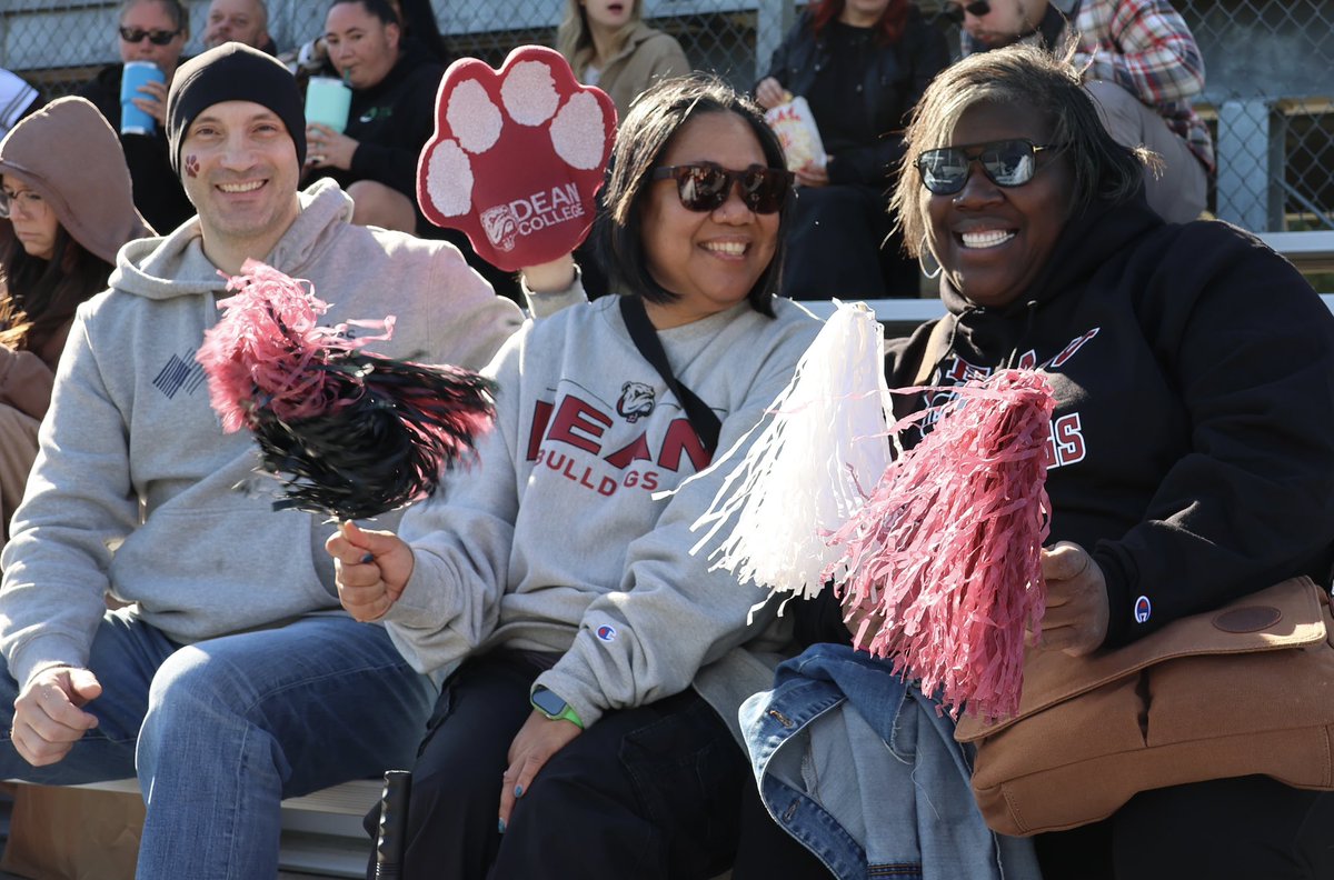 DeanCollege's tweet photo. Happy Homecoming, Bulldogs! 🐾🥳 We're so glad our alumni, families and students are here to celebrate with us this weekend! https://t.co/zry5Hb4b6h