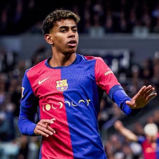 ReshadFCB's tweet image. Real Madrid really tried setting up another ‘super-galacticos’ just to be outclassed by a young Barcelona prodigy in their own playground. 

Not the first time we’ve seen this script.