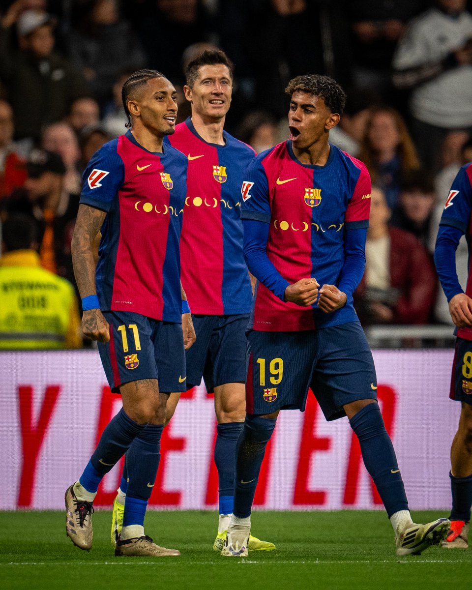 fcbarcelona_tr's tweet photo. 𝐑𝐨𝐛𝐞𝐫𝐭 𝐋𝐞𝐰𝐚𝐧𝐝𝐨𝐰𝐬𝐤𝐢 17 gol 2 asist 
𝐑𝐚𝐩𝐡𝐢𝐧𝐡𝐚 10 gol 9 asist 
𝐋𝐚𝐦𝐢𝐧𝐞 𝐘𝐚𝐦𝐚𝐥 6 gol 7 asist https://t.co/ujThSVKbGp
