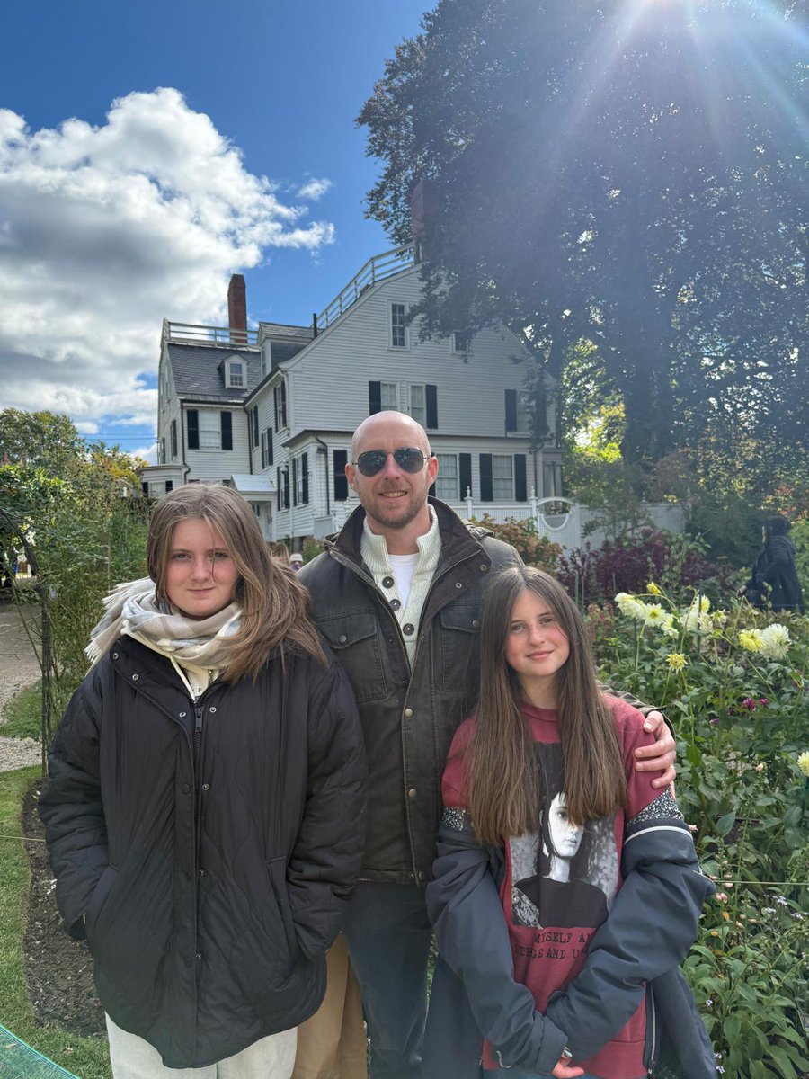 markbakerart's tweet photo. There's no place like Boston at Halloween time 🎃🇺🇸. We had an amazing trip to Salem ⏩ Cape Cod ⏩ Boston city. Would really recommend it at this time of year! https://t.co/KcnyPMLNsQ