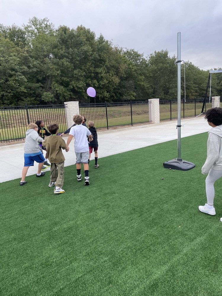 JohnLColbertMS's tweet photo. Team building with the Mamba Nest. #JLCMS #JohnLColbert #JohnLColbertMS #OneFPS #MiddleSchool #FPS #Compassionate #Optimistic #Brave #Responsible #Authentic https://t.co/uvA4qM5dEM