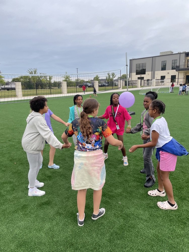 JohnLColbertMS's tweet photo. Team building with the Mamba Nest. #JLCMS #JohnLColbert #JohnLColbertMS #OneFPS #MiddleSchool #FPS #Compassionate #Optimistic #Brave #Responsible #Authentic https://t.co/uvA4qM5dEM