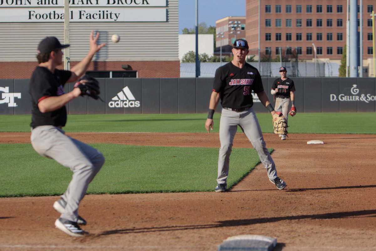 JaxStateBB's tweet photo. Best Brother Duo in Baseball
Matthew Cash 🤝🏼 Steven Cash

After 3:
Jax State 4
Ga Tech 0

#C2E
#staycocky https://t.co/iqF9H6rkzb