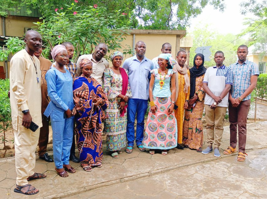 AFPAT_'s tweet photo. Du 12 au 14 septembre 2024, l'AFPAT a organisé une formation enrichissante en management organisationnel et le réseautage, animée par DJIME TITINA, pour renforcer les compétences professionnelles de son personnel. #AFPAT #FormationManagement https://t.co/4nDUtlF4lQ