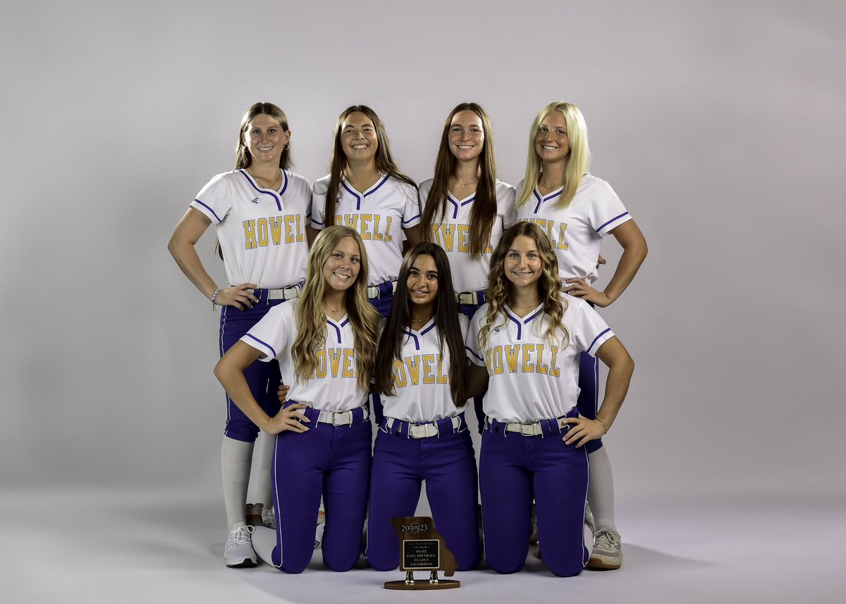 HowellSoftball's tweet photo. Thank you to these 7 seniors for 4 great years. 3 District Championships, 3 State Quarterfinal games, 2 Final Fours, and 1 State Championship. We are so proud of you &amp; thank you for the mark you’ve left on this program. 💛💙 https://t.co/dnqWNaPKCt