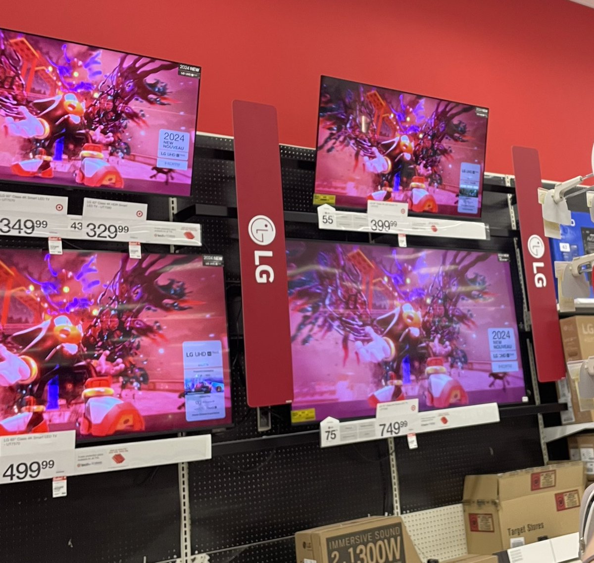 GalSonic's tweet photo. SHADOW AT TARGET SHADOW AT TARGEEEETTTTT https://t.co/xt064t5mWb
