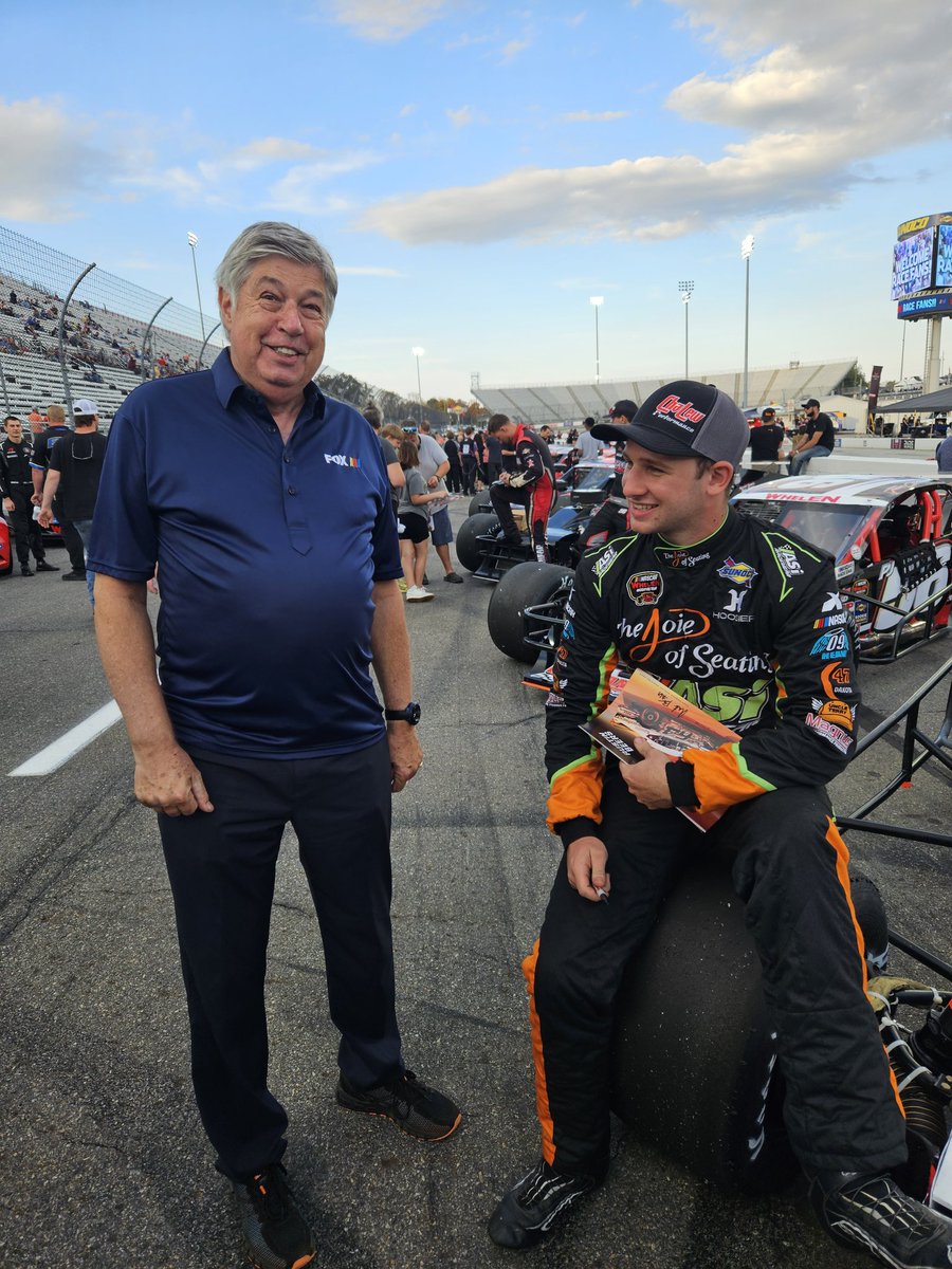 .<a href="/AustinBeers_19/">Austin Beers</a> and <a href="/mikejoy500/">Mike Joy</a> having a chat during the pre-race autograph session