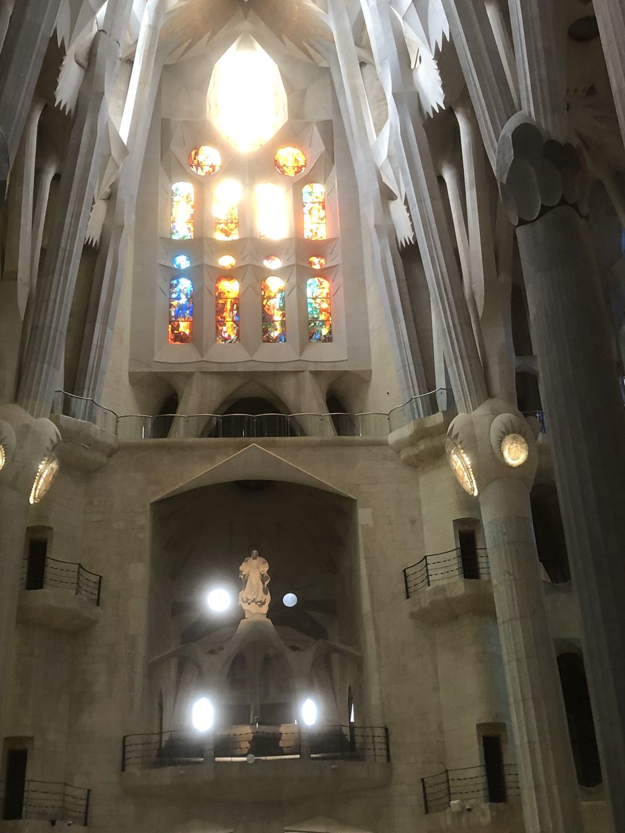 MarcusSchlechta's tweet photo. Interior honouring Mary, Joseph and Jesus as well as the twelve apostles https://t.co/MTsRMSaHxW