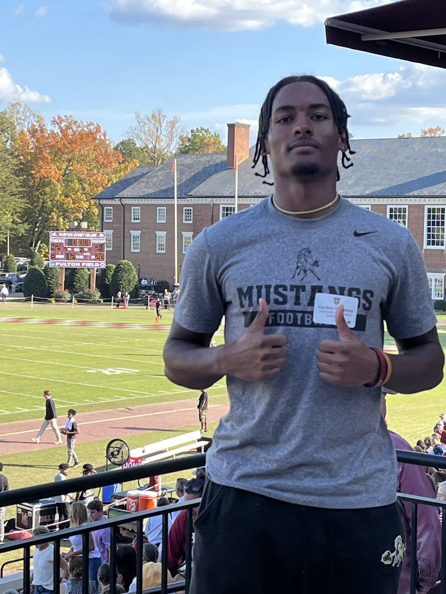 Thanks <a href="/HSCFBRecruiting/">H-SC Football Recruiting</a> and <a href="/Coach_Luvara/">Vince Luvara</a> for a great atmosphere and a great game. Plus, a great win.