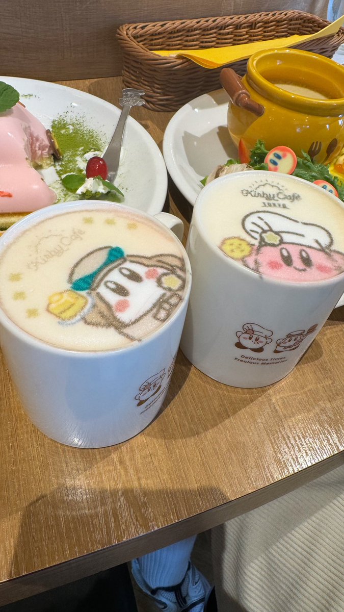 n3zModGod's tweet image. 12 months of planning, saving, working, and waiting, and I just completed my Japan trip :)
In my 3 weeks there, I went to Osaka, Nara, Kyoto, and Tokyo.
I went and fed deer, got robbed 80,000 yen (😭), ate kebabs for 2 weeks straight (delicious), had tons of sake, went to a…