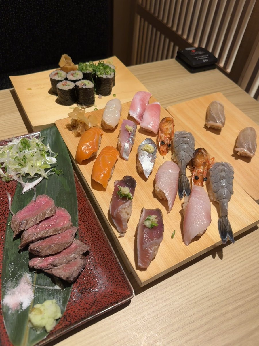 n3zModGod's tweet image. 12 months of planning, saving, working, and waiting, and I just completed my Japan trip :)
In my 3 weeks there, I went to Osaka, Nara, Kyoto, and Tokyo.
I went and fed deer, got robbed 80,000 yen (😭), ate kebabs for 2 weeks straight (delicious), had tons of sake, went to a…