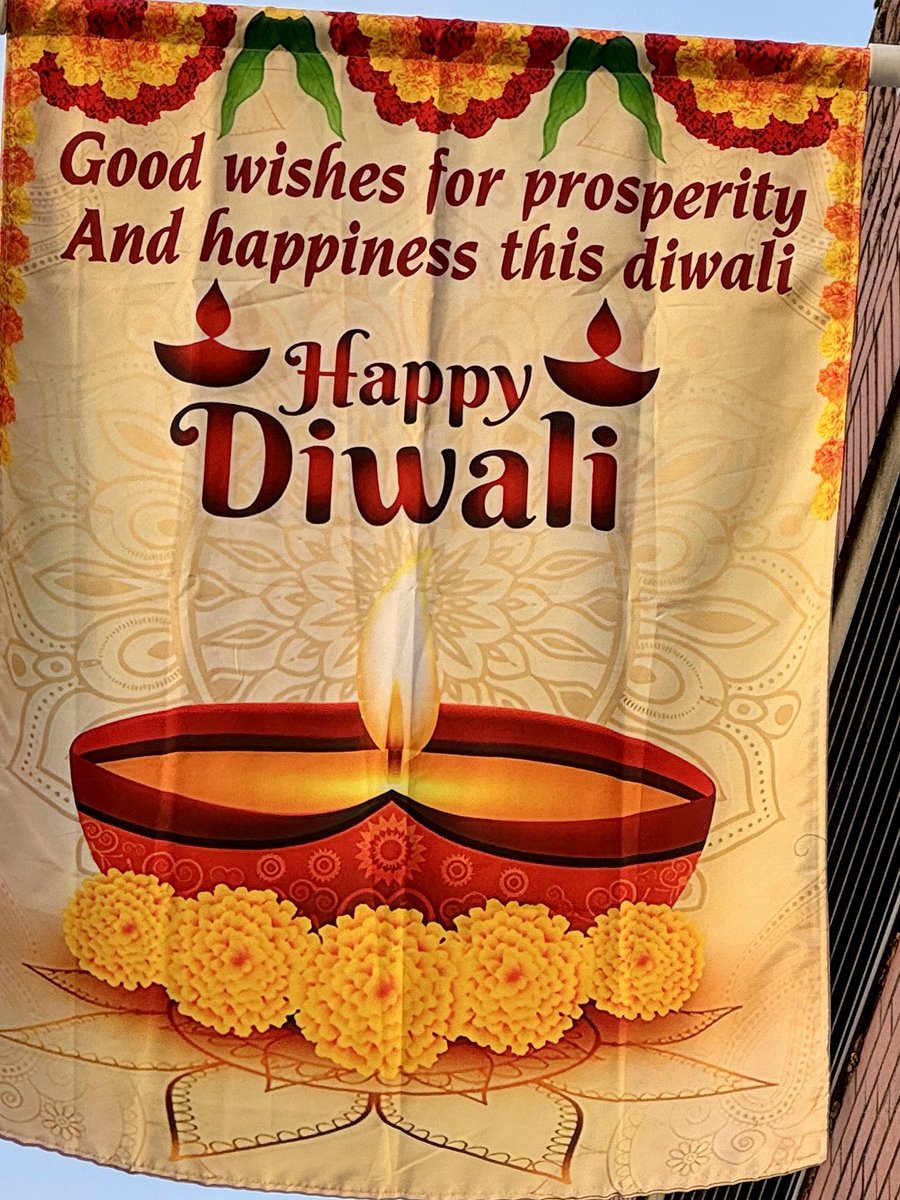 HemanttBhatia's tweet photo. Wonderful #Diwali celebrations at #BeaumontLeys Shopping Centre. Joyous atmosphere full of fun, craft, music and dance. Delighted to see so many residents enjoying the festivities.

As ever, grateful to the shopping centre management for making this happen. https://t.co/cl3YcKAQAg