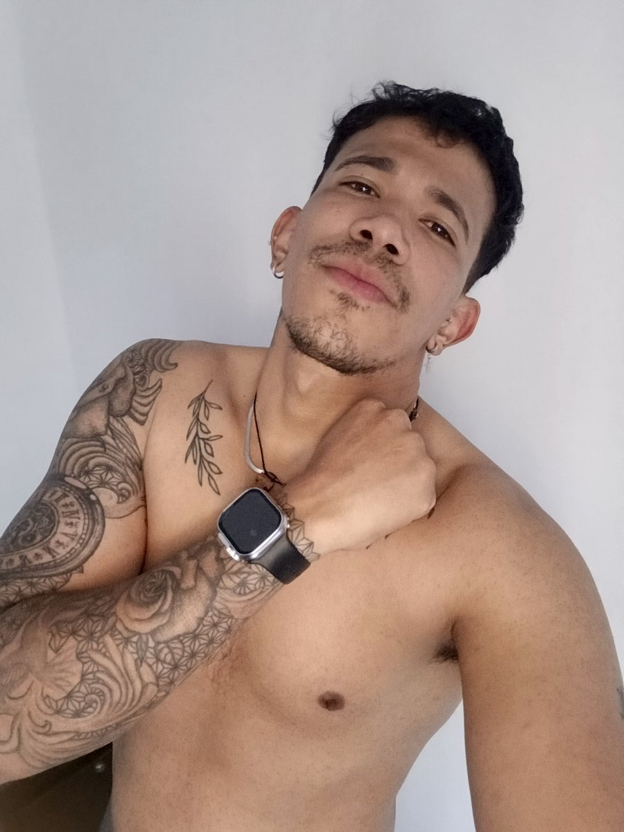 te doy la hora ? #gay