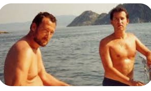 Silvia33domin's tweet photo. Exclusiva del In-Mundo 

Pedro Sánchez y Aldama se conocían, hay una foto 

Será por fotos en el PP, solo dos ejemplos 
Rajoy con el Cachopo, un asesino que mató y descuartizó a su mujer 

Feijóo con Marcial Dorado narcotraficante https://t.co/Afno9yEyx7